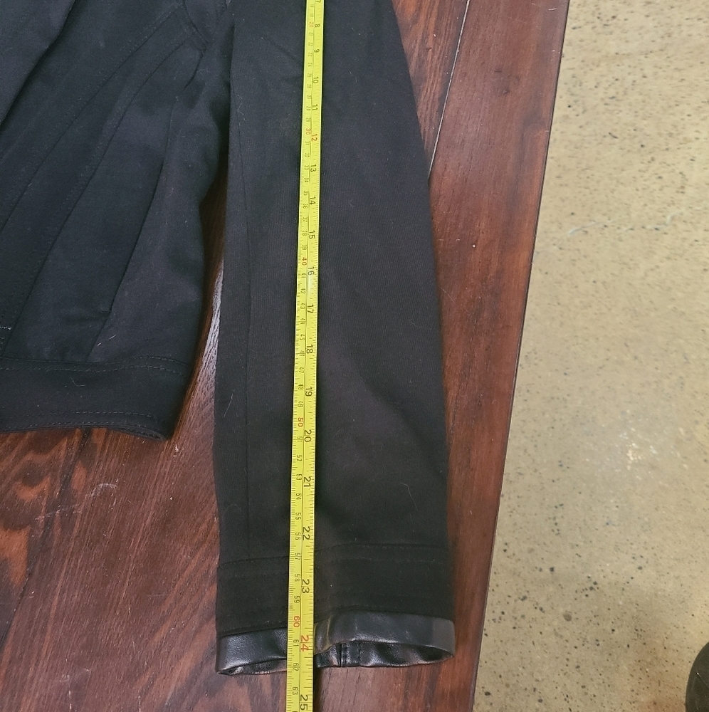 Dalia Collection Zip Jacket - Picture 4 of 13